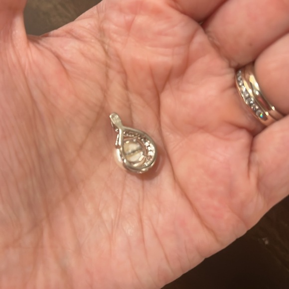 Sterling silver diamond pearl pendent - Picture 2 of 6